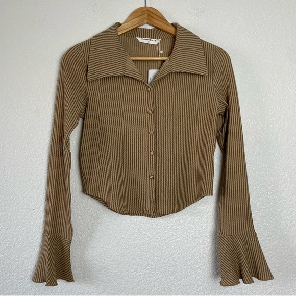 NWT Commense Collared Button Up Ribbed Shirt Bell Sleeves Size Medium - Picture 1 of 8